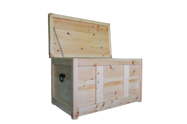 Сундук из массива натурального дерева Сундук из массива натурального дерева