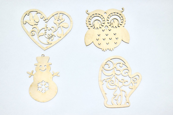 Елочное украшение (в ассортименте) Елочное украшение (в ассортименте)