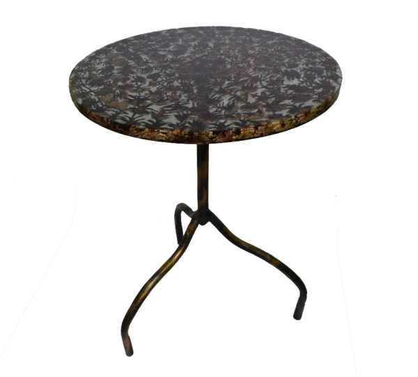 Столик со столешницей из эпоксидной смолы Столик со столешницей из эпоксидной смолы